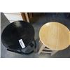 Image 3 : STOOL AND PLANTSTAND