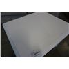 Image 3 : WHITE PAINTED ENDTABLE
