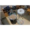 Image 1 : MARK 2 DRUM KIT - BASE DRUM, SNARE AND 3 TOMS