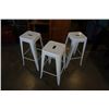 Image 1 : 3 STACKING STOOLS