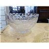 Image 10 : 6 ANTIQUE CRYSTAL AND GLASS SERVING BOWLS