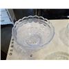 Image 11 : 6 ANTIQUE CRYSTAL AND GLASS SERVING BOWLS