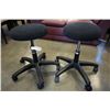 Image 2 : 2 GAS LIFT STENO STOOLS