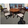 Image 1 : MODERN ROUND DINING TABLE WITH 4 CHAIRS