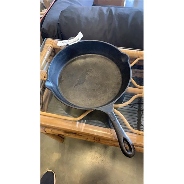 MASTERCLASS CAST IRON PAN