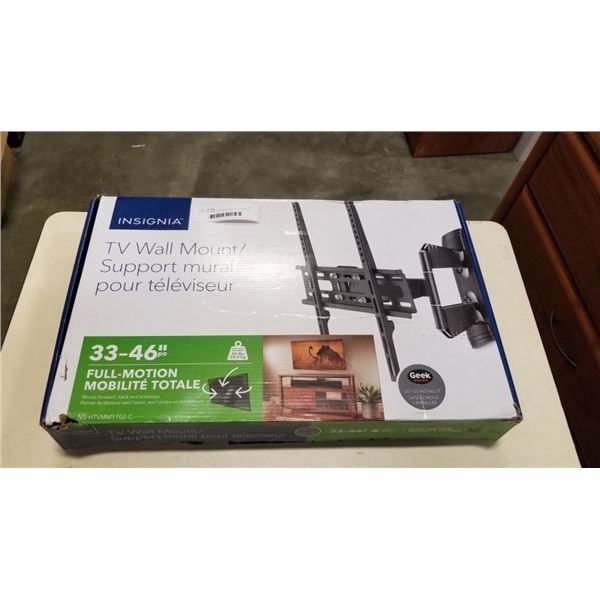 NEW OVERSTOCK INSIGNIA 33-46 INCH FULL MOTION TV WALL MOUNT