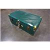 Image 3 : GREEN STORAGE TRUNK