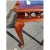 Image 3 : CARVED GLASSTOP SOFA TABLE