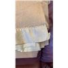 Image 2 : KENWOOD RAMCREST PURE VIRGIN WOOL BLANKET
