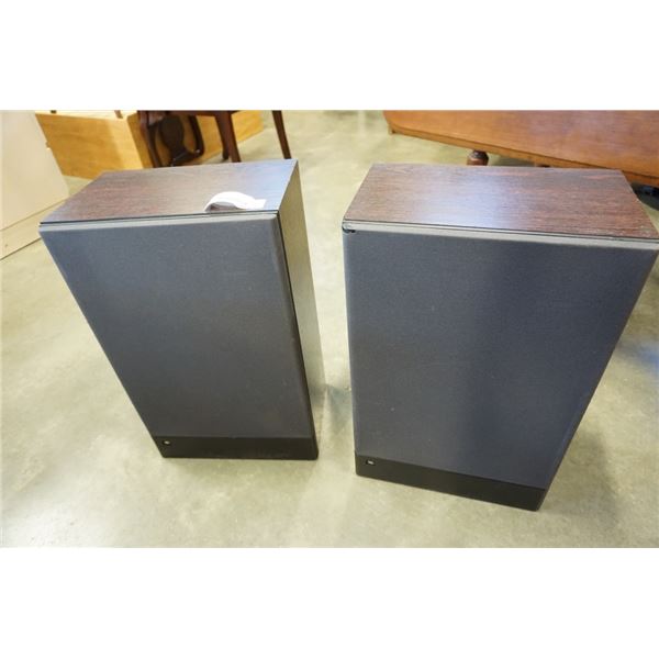 PAIR OF JBL82 SPEAKERS