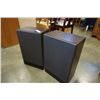 Image 2 : PAIR OF JBL82 SPEAKERS