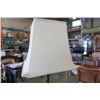 Image 3 : BLACK FLOOR LAMP