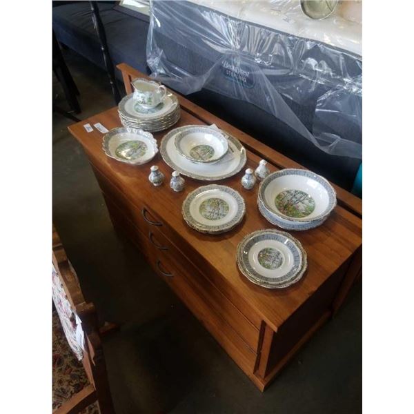 SILVER BIRCH ROYAL ALBERT 24 PIECE DINNER SET