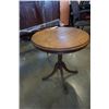 Image 1 : VINTAGE 4 LEGGED PARLOUR TABLE