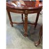 Image 3 : 2 MAHOGANY FINISH ENDTABLES