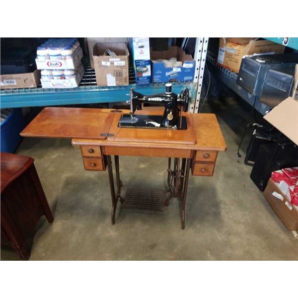 VINTAGE SINGER TREADLE BASE SEWING MACHINE IN TABLE