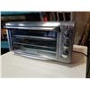 Image 2 : Black and Decker large capacity air fry convection oven working