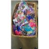 Image 2 : Large box of new hair accessories