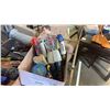 Image 3 : 2 boxes of flashlights, knives and toys