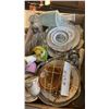 Image 4 : 2 TRAYS OF CHINA PLATES, VASES, GLASS GRAPES