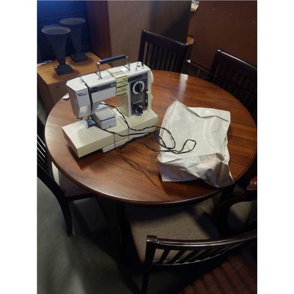 White jeans machine C - 504 sewing machine