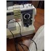 Image 3 : White jeans machine C - 504 sewing machine