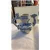 Image 9 : LOT OF BLUE AND WHITE ORIENTAL DISHES