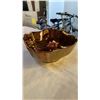 Image 8 : LIMOGES HAVILLAND COPPER LUSTRE BOWL, ROYAL WINTON LEAF PLATE AND CROWN DEVON CRIES OF LONDON PLATE