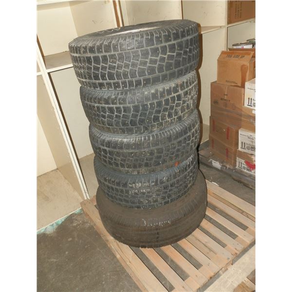 Pallet Of 5 Tires