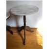 Image 4 : 2 side tables