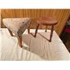 Image 2 : 2 3-legged stools