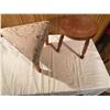 Image 3 : 2 3-legged stools