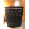 Image 1 : Laundry Hamper