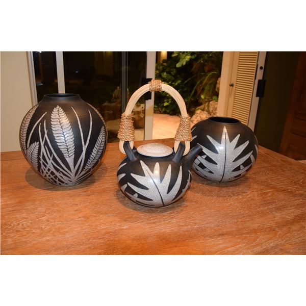 RAKU POTS; SIGNED (3 PCS)