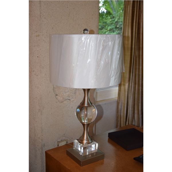 TABLE LAMP (27" H)