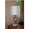 Image 1 : TABLE LAMP (27" H)