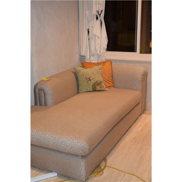 UPHOLSTERED LOUNGE (43" W X 81" L)