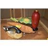 Image 1 : MIXED LOT: VASE, LEAF TRAYS & DUCK DECOY (5 PCS)