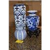 Image 1 : BLUE & WHITE VASES & COVERED JAR (3 PCS)