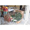 Image 1 : LARGE WREATHS & DEER DECOR