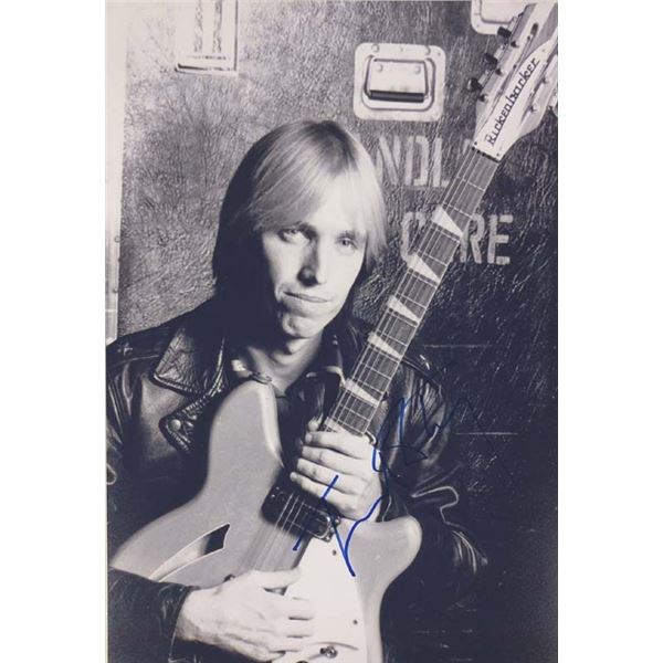 Tom Petty signed picture (Real Authentic COA)