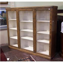 CIRCA 1900 AMERICAN TIGER OAK CLOSED BOOKCASE