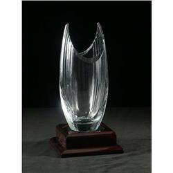 ART GLASS: Kusak cut glass presentation