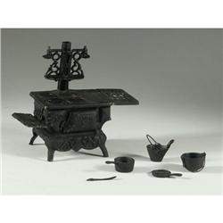 AMERICAN MINIATURE CAST IRON STOVE & ACCESSORIES