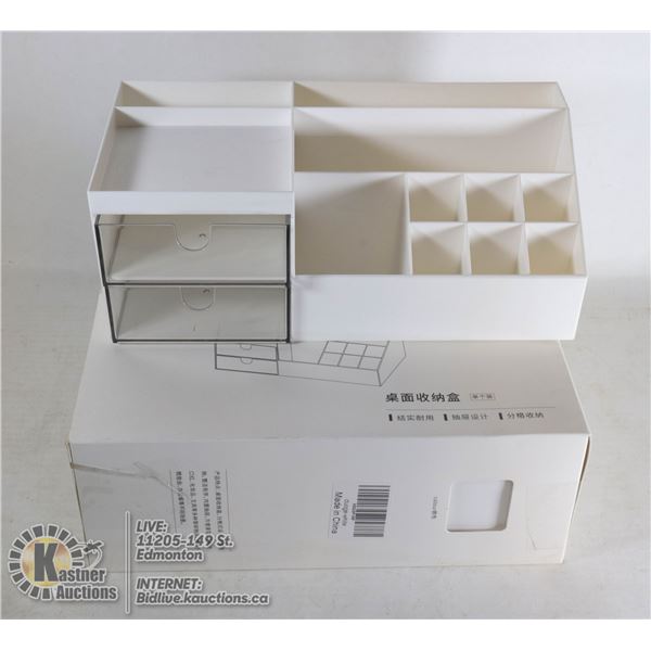 LOT OF 2MAKEUP ORGANIZERS