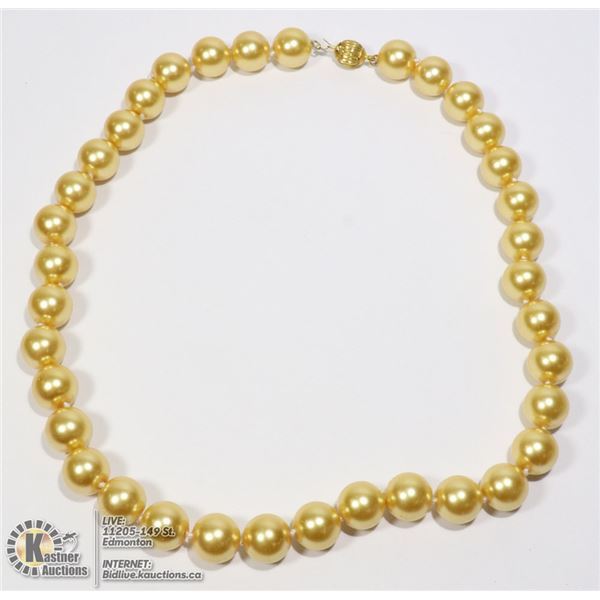 #206-SEA SHELL PEARL NECKLACE 17.5"/12mm