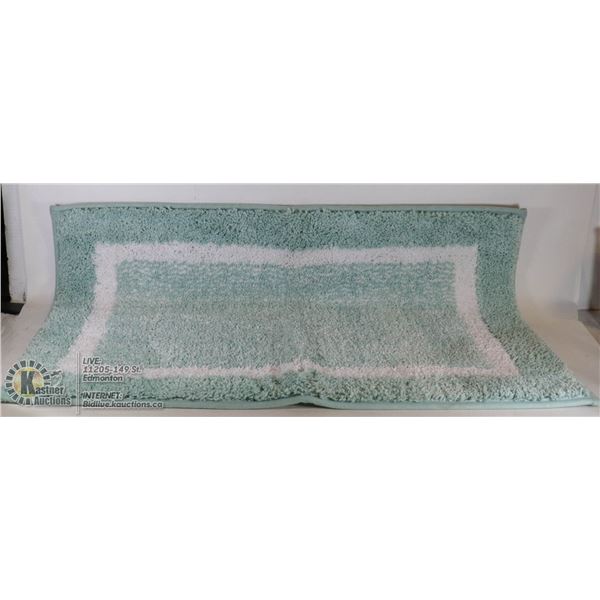 BATH MAT LIGHT GREEN