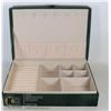 Image 1 : NEW VELVET JEWELRY BOX (28X19X7CM)