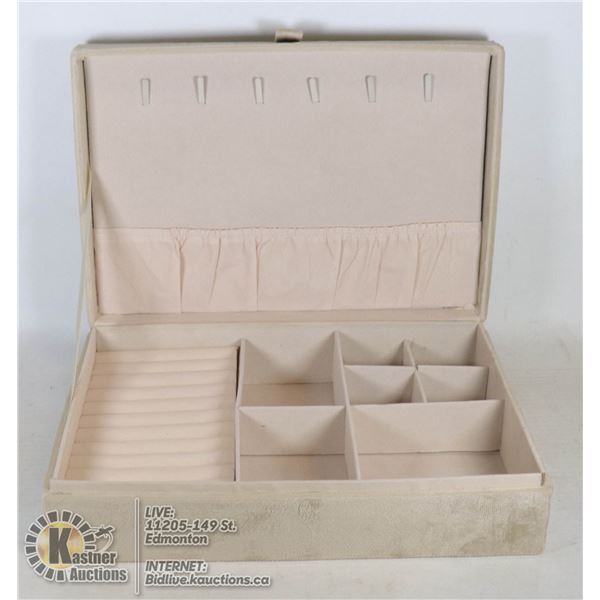 NEW VELVET JEWELRY BOX (28X19X7CM)