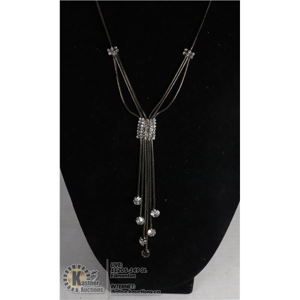 COSTUME JEWELRY BLACK CHAIN AND BLACK GLASS
